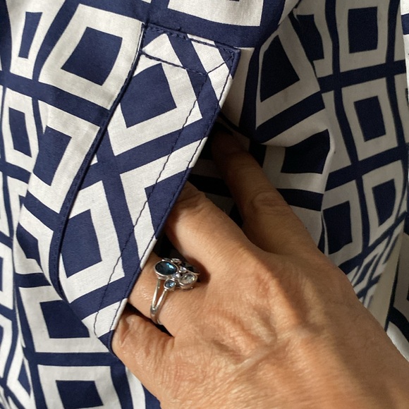 Talbots short trench geometric, toggle coat! Modern/classic Size 5 - Picture 7 of 17